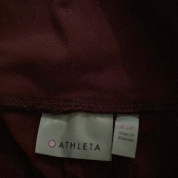 Athleta great stretchy yoga pants with great front and back pockets! - Picture 4 of 14